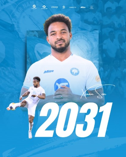 xuan-son-ky-sieu-hop-dong-voi-nam-dinh-he-lo-muc-luong-va-tien-lot-tay-gay-choang