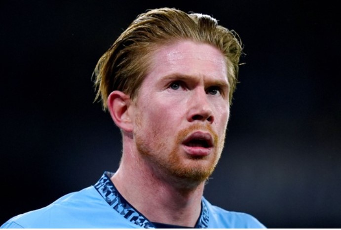 man-united-duoc-khuyen-nen-chieu-mo-2-huyen-thoai-premier-league