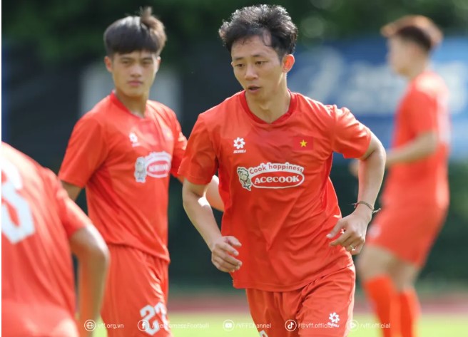 chau-ngoc-quang-dt-viet-nam-se-co-gang-khong-bi-chi-phoi-boi-80-000-khan-gia-tren-khan-dai