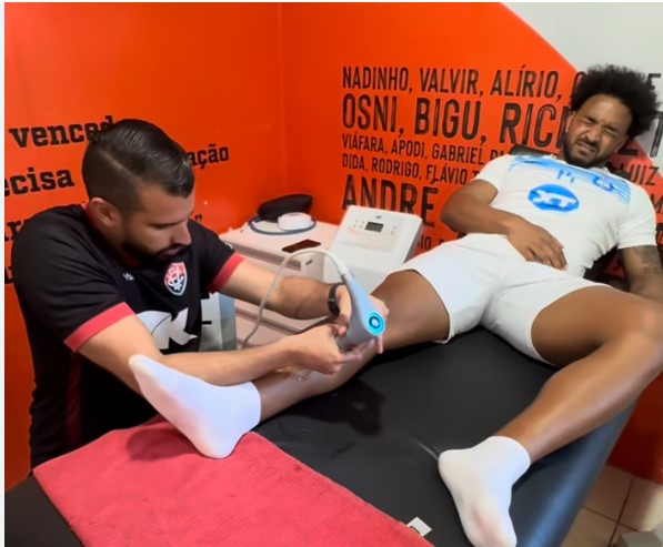 chuyen-gia-tri-lieu-noi-thang-ve-tinh-trang-chan-thuong-cua-xuan-son