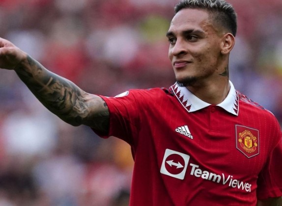 mu-nang-gia-ban-antony-van-duoc-loat-ong-lon-san-sang-giai-cuu