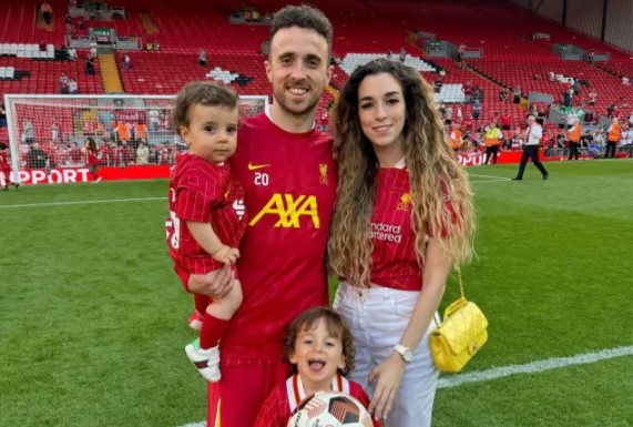 xot-xa-voi-loi-hua-con-dang-do-cua-jota-voi-dan-con-tho