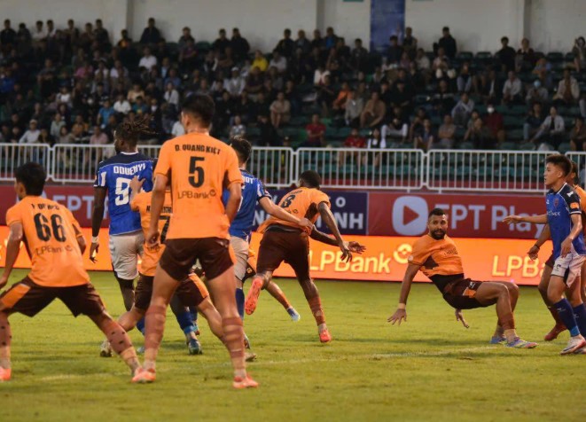 hagl-thua-dam-ngay-tran-mo-man-v-league-bau-duc-con-gi-de-kieu-hanh