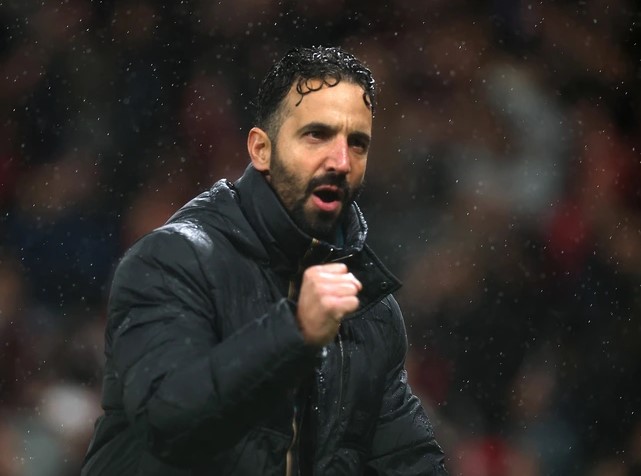 hlv-amorim-toi-khong-quan-tam-nhung-loi-chi-trich