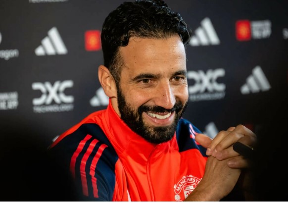 hlv-amorim-toi-khong-quan-tam-nhung-loi-chi-trich