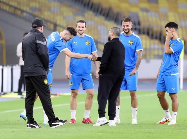 hlv-doi-malaysia-do-loi-fam-vu-nhap-tich-sai-quy-dinh-bi-fifa-trung-phat