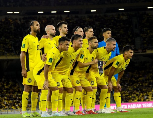 nhom-cau-thu-nhap-tich-malaysia-muon-kien-nguoc-fam-vi-qua-bat-man