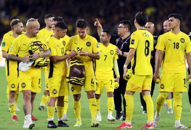 nong-malaysia-thua-nhan-chinh-sua-giay-khai-sinh-cua-7-cau-thu-nhap-tich