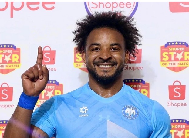 xuan-son-lap-hat-trick-an-tuong-truyen-thong-malaysia-lo-sot-vo