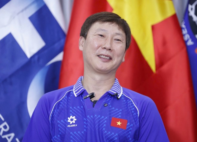 cdv-han-quoc-doi-dua-hlv-kim-sang-sik-ve-thay-the-hlv-u23