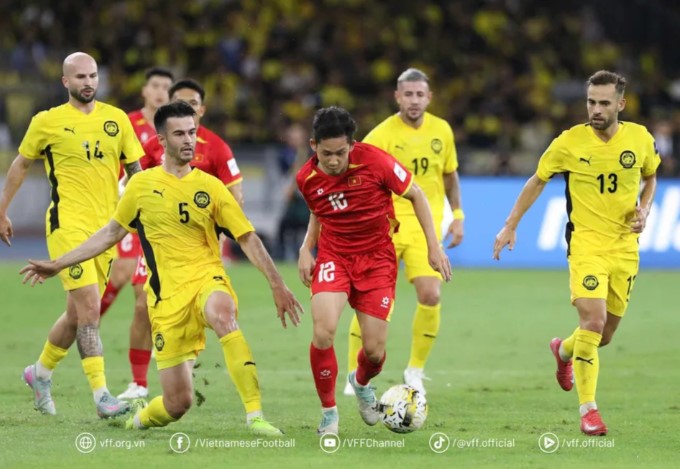 blv-quang-huy-du-malaysia-khong-dung-cau-thu-nhap-lau-thi-viet-nam-cung-kho-thang