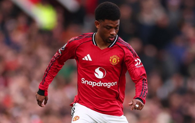 chien-thang-lien-tuc-cdv-m-u-van-doi-gach-ten-1-cau-thu